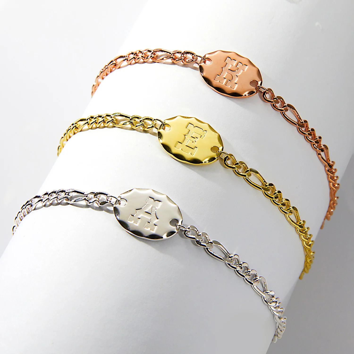 Engraved Oval Disc Station Figaro Chain Bracelet - Image 6