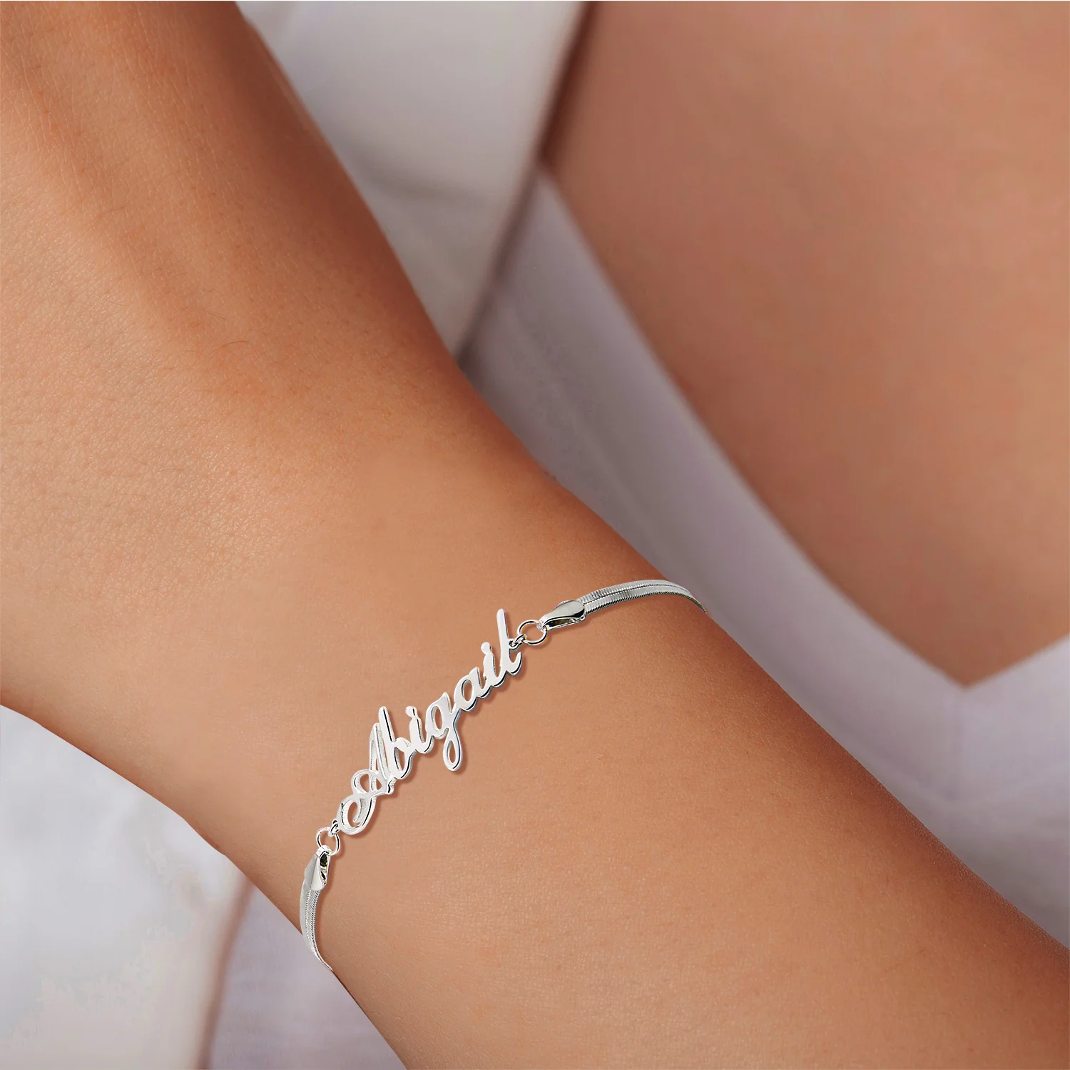 Herringbone Chain Script Name Bracelet - Image 3