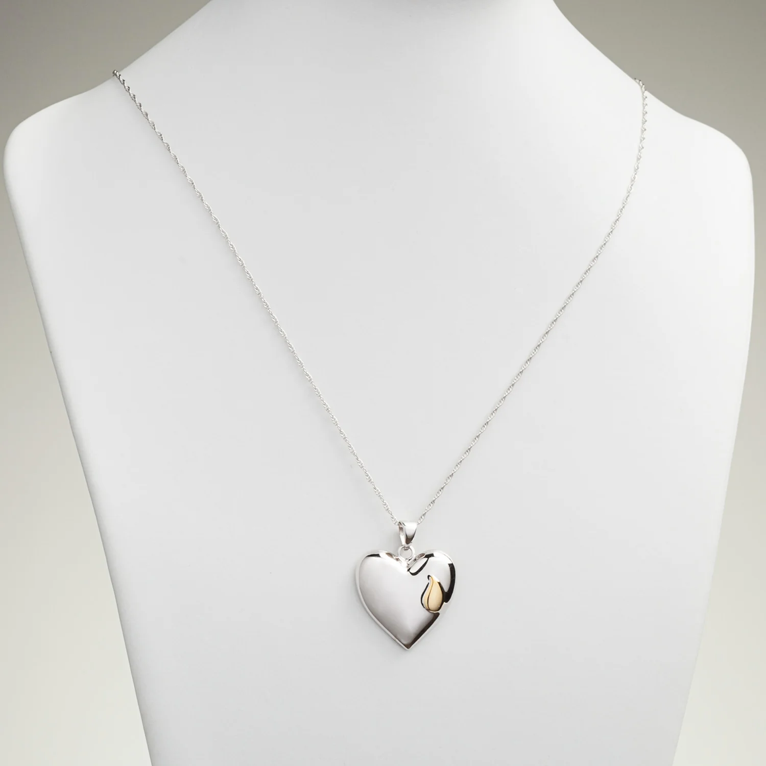 Sterling Silver Memorial Heart Pendant on 20in chain - Image 4